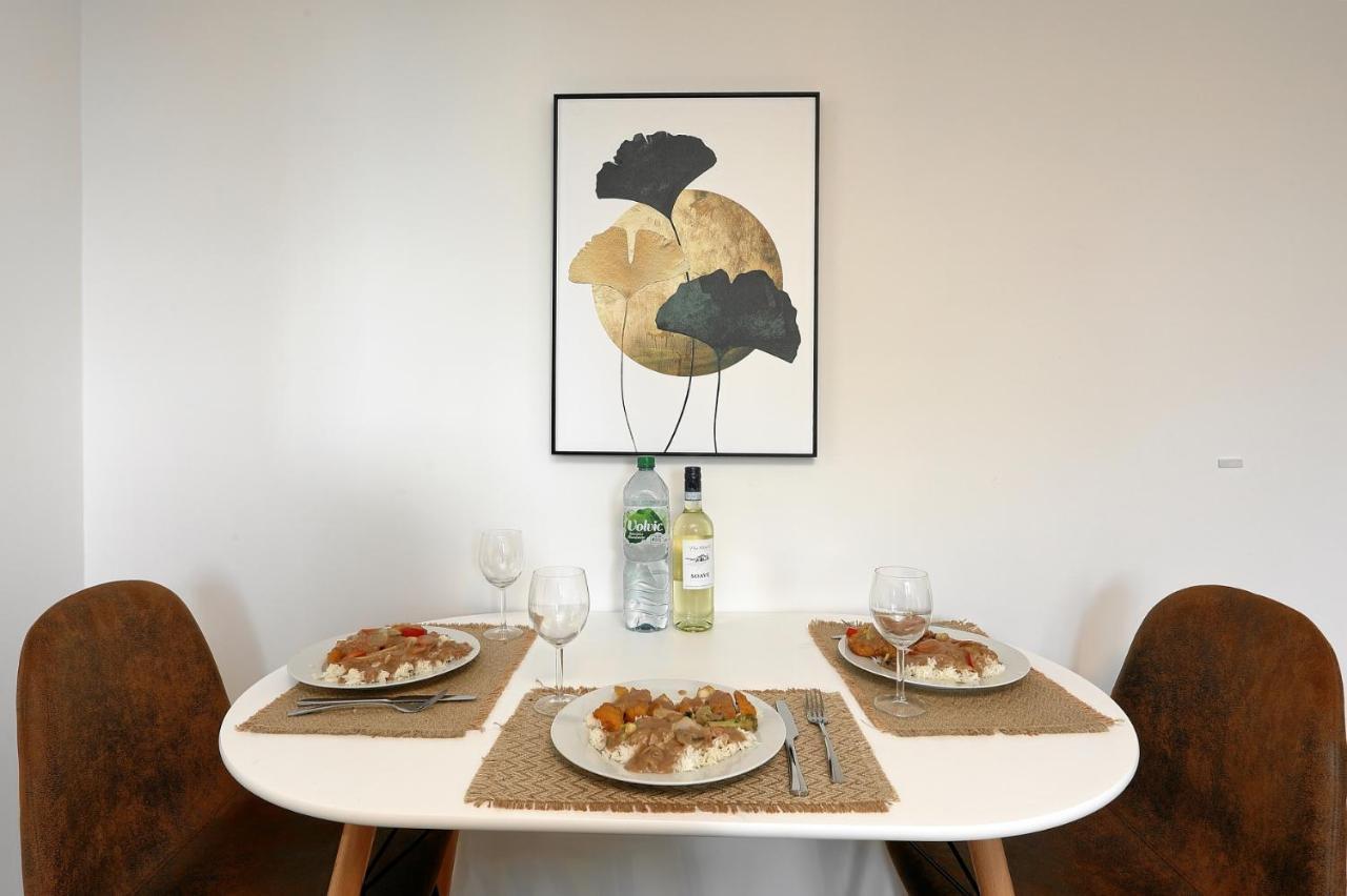 Stay&Dream - 75M² - Two Bedrooms - Kitchen - Netflix Essen Exterior foto